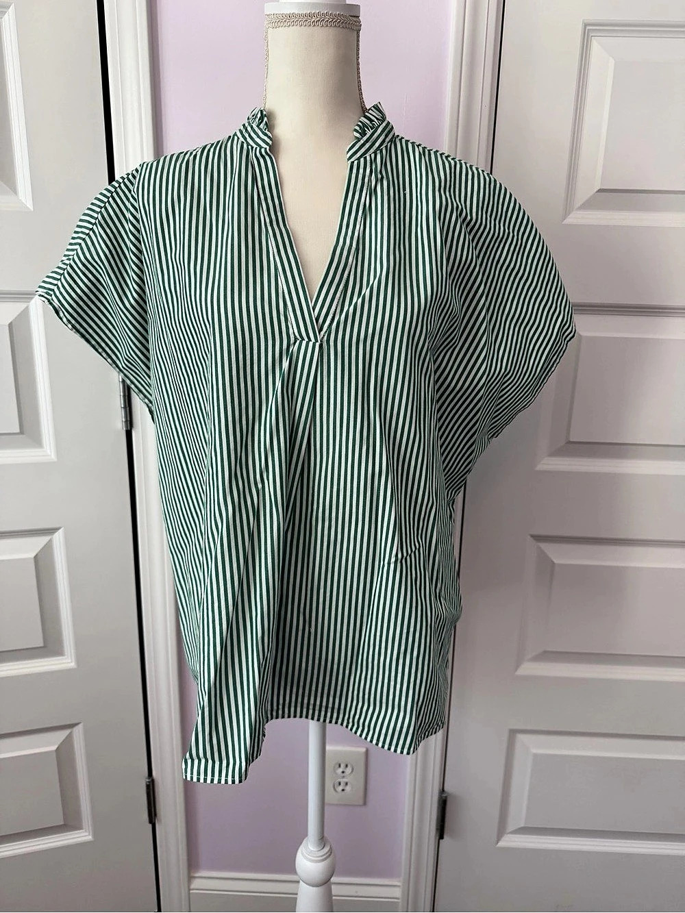 crown & Ivy Striped Tunic in Green & White Size XL Like New